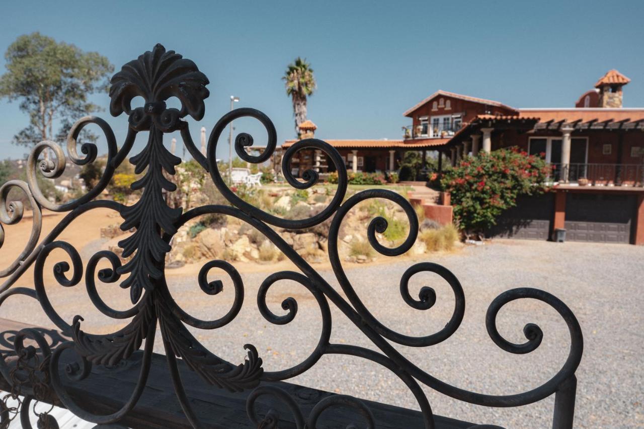 Vina Calabria Bed & Breakfast บาเย เด กัวลาลูเป ภายนอก รูปภาพ